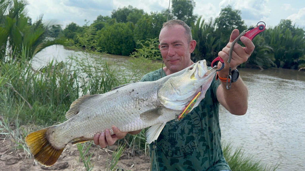 barramundi-mekong-delta-river-tourism-viet-nam-fishing-tour-trip