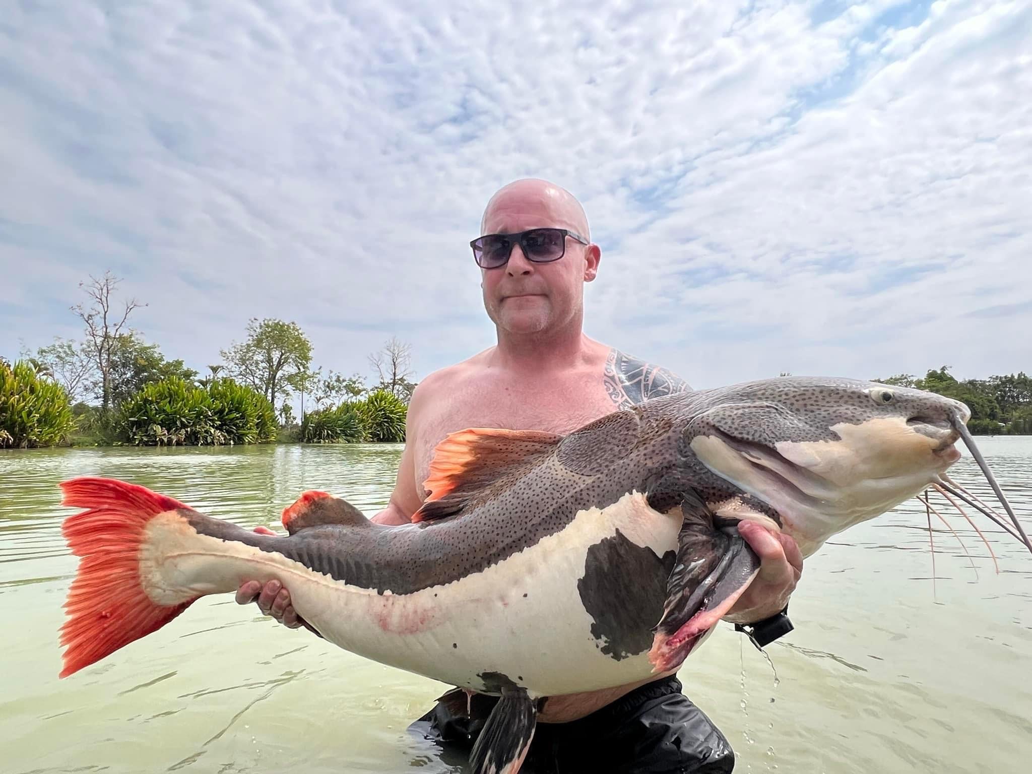 Amazon-Redtail-Catfish-viet-nam-fishing-tour-trips-4