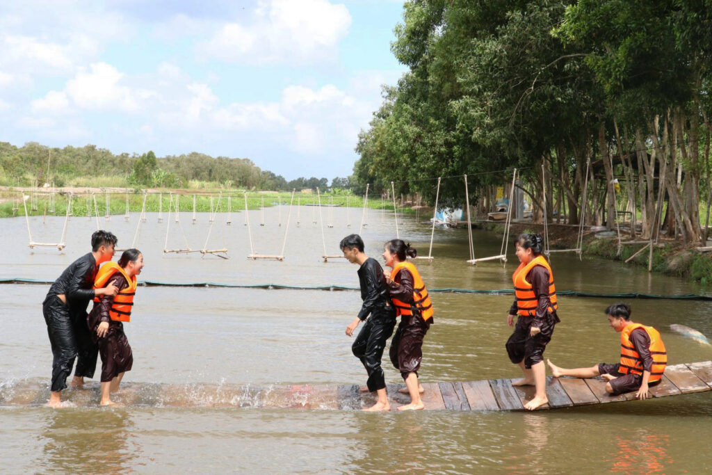 lung-ngoc-hoang-hau-giang-viet-nam-fishing-tours-trips-travel-253