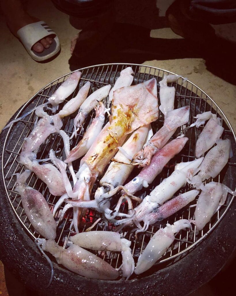 Night fishing and squid fishing at Ha Long Bay