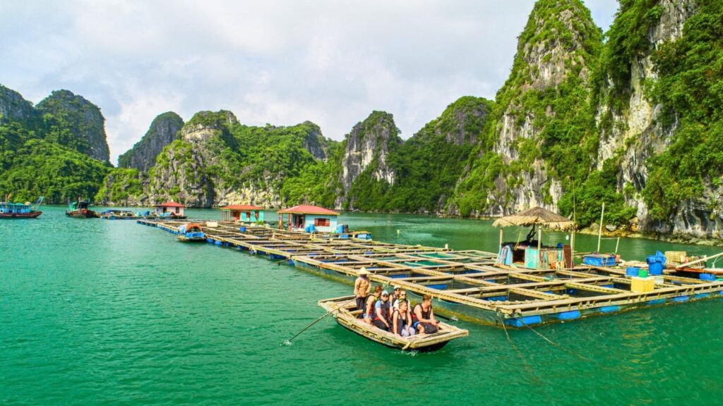 cua-van-floating-village-viet-nam-fishing-tours-trips-11