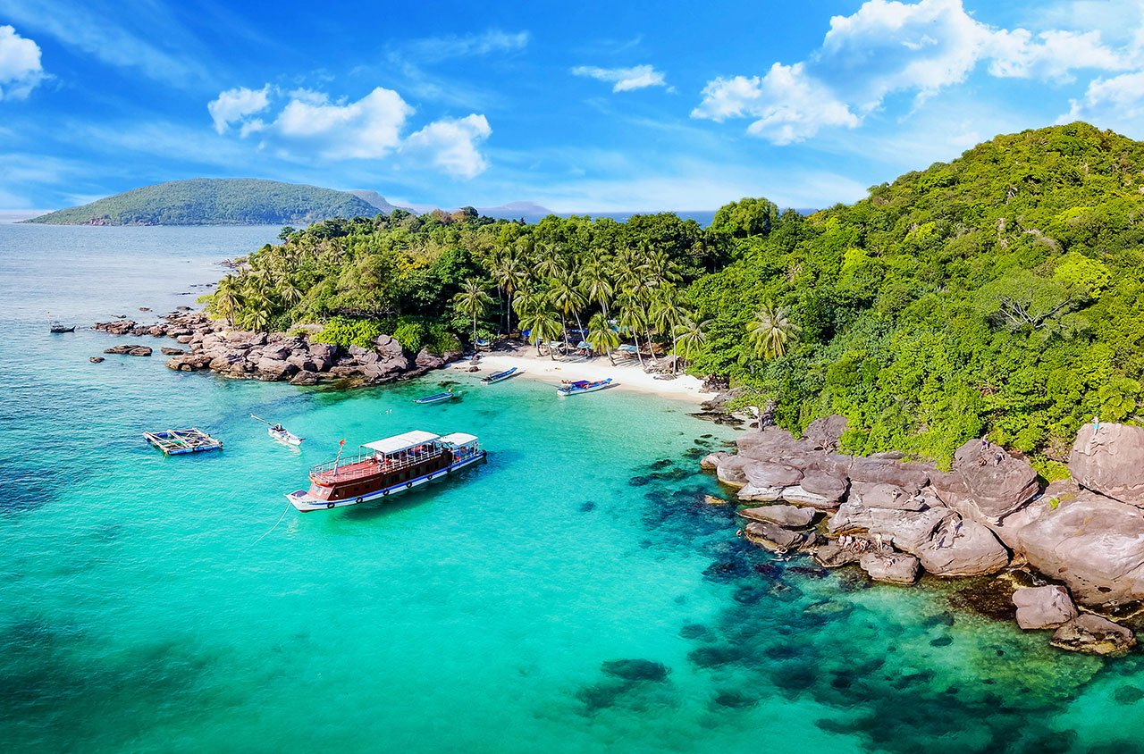 Con-Dao-island-ba-ria-vung-tau-tphcm-viet-nam-fishing-tours-trips-adventure
