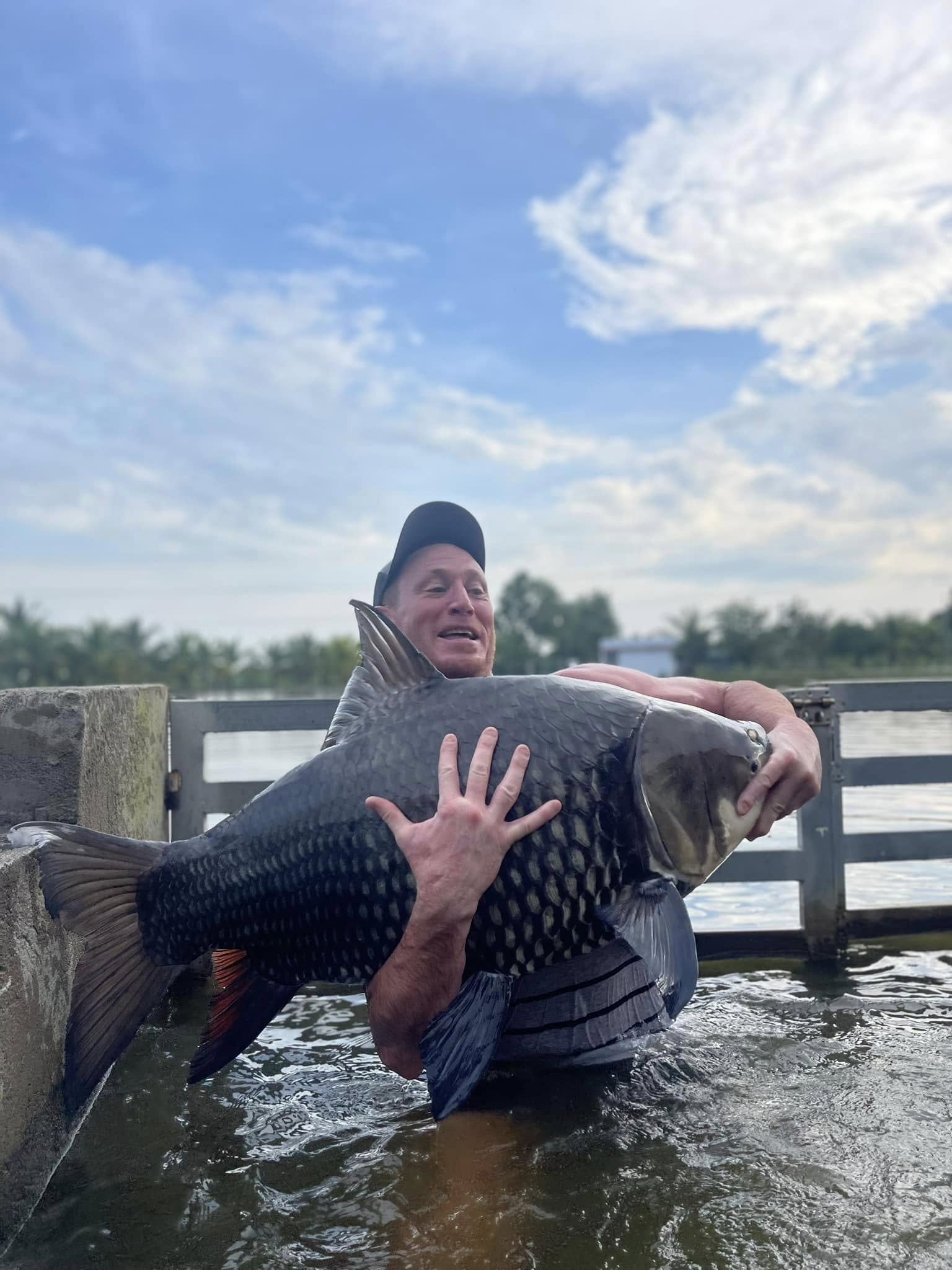 bull arena ba ria vung tau tphcm Vietnam Fishing Tours Trips- catching-the-big-one