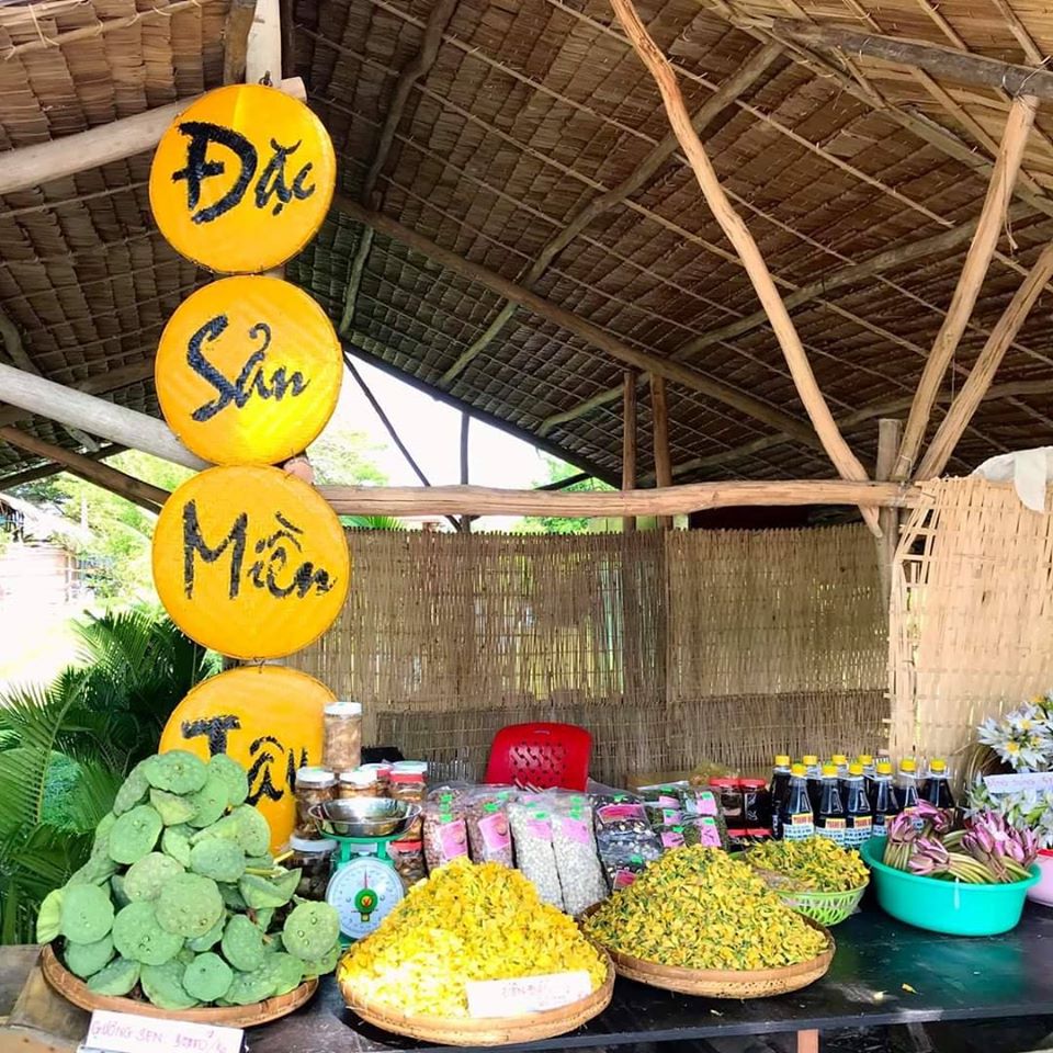 Tan Lap Floating Village-moc-hoa-long-an-viet-nam-fishing-tour-trip-adventure-gilf-qua-lu-niem