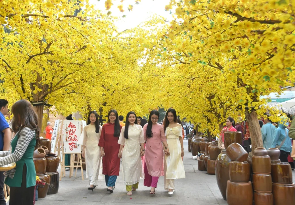 bull-arena-lake-tet-holiday-fishing-tour-trip-travel-vietnam-adventure-lunar-new-year-2026