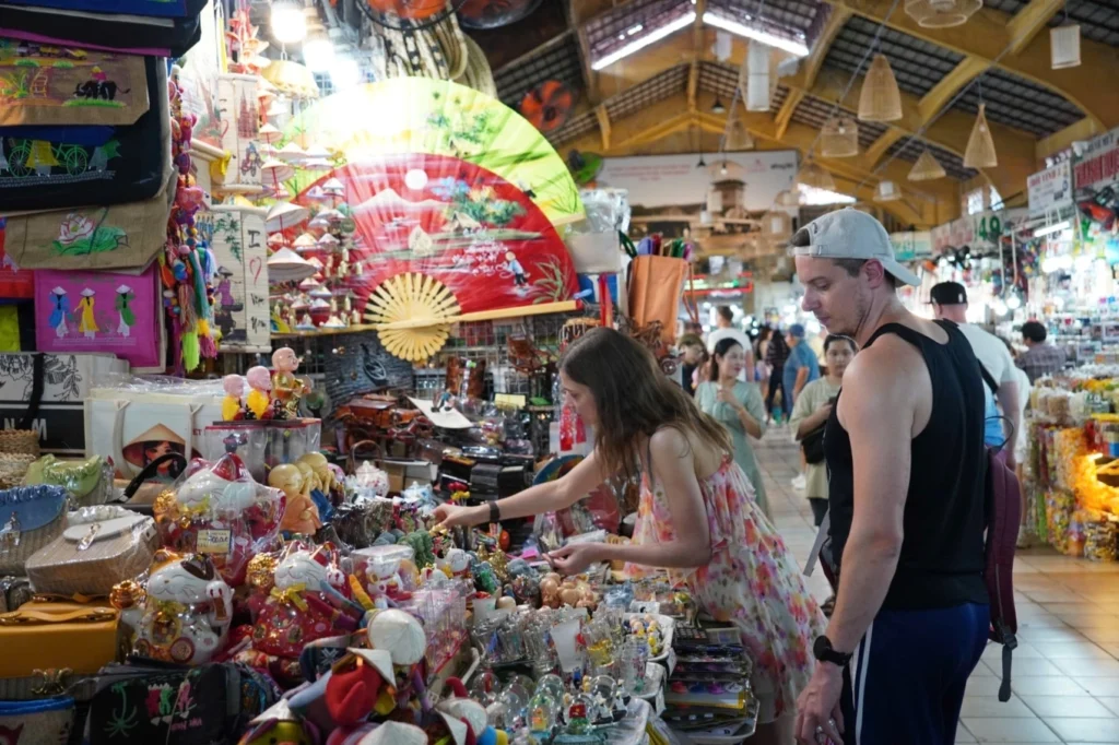lunar-new-year-2026-shopping-in-ben-thanh-market-vietnam-fishing-tour-trip-travel-angler-2