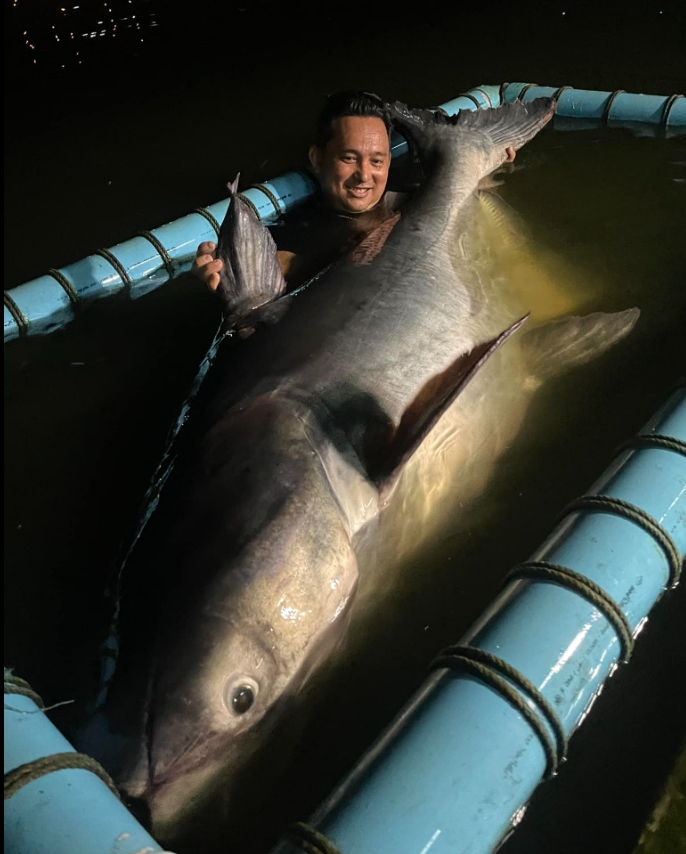 night-fishing-happy-new-year-2026-bungsamran-park-lake-bangkok-thailand-vietnam-tour-trip-travel-adventure-1