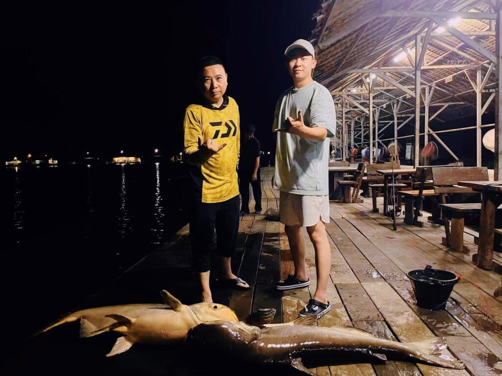 night-fishing-happy-new-year-2026-bungsamran-park-lake-bangkok-thailand-vietnam-tour-trip-travel-adventure