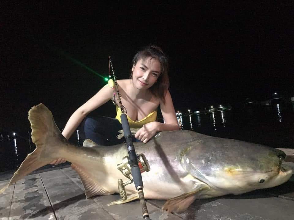night-fishing-happy-new-year-2026-bungsamran-park-lake-bangkok-thailand-vietnam-tour-trip-travel-adventure-1234