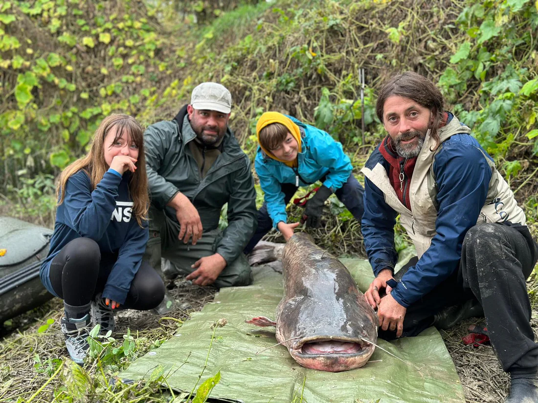 Family-Fly-Fishing-vietnam-tour-trip-travel-angler-lure-catching-2026-best-place