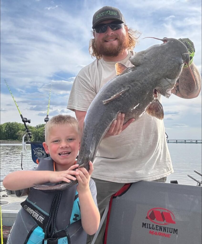 Fishing-with-family-viet-nam-fishing-tour-trip-travel-2026-angler-lure-fly-catching-catfish