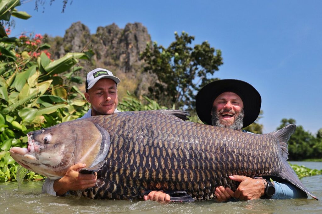 Giant-Siamese-Carp-viet-nam-fishing-tour-trip-travel-angler-guide-summer-2026-lure-fly-fishing-6