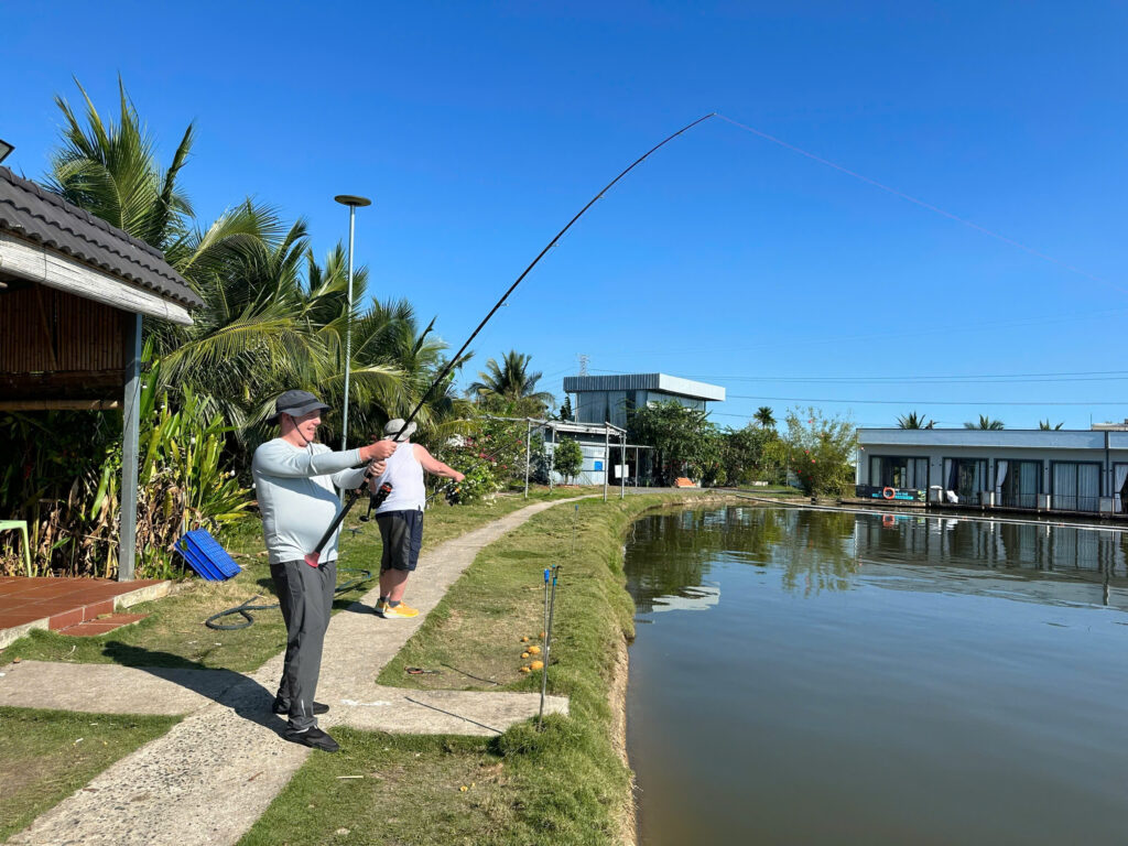 summer-fishing-vietnam-tour-trip-travel-angler-lure-fly-fishing-2026-bull-arena-park-lake-2