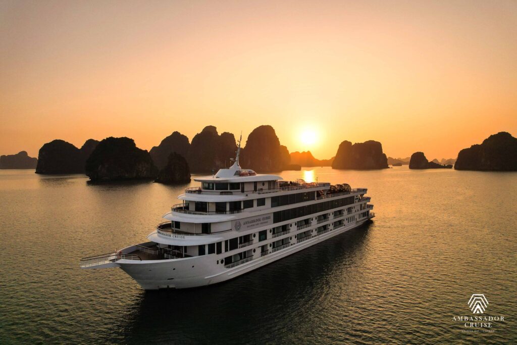 cruise-ha-long-bay-businessman-fishing-in-viet-nam-tour-trip-travel-angler-2026-fly-fishing-lure-summer-2026