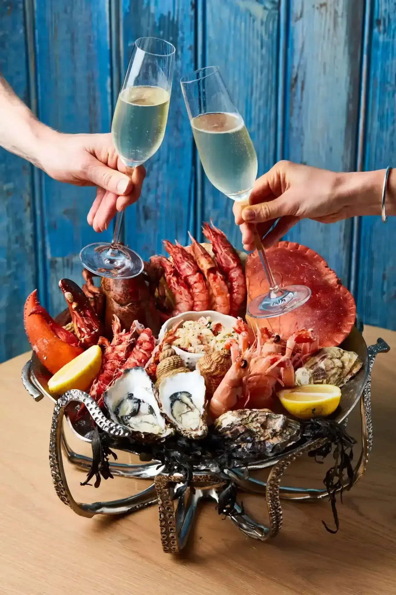 sea-foods-party-ha-long-bay-fishing-charter-businessman-vietam-fishing-tours-trips-travel-anglers-lure-fly-fishing-summer-2026