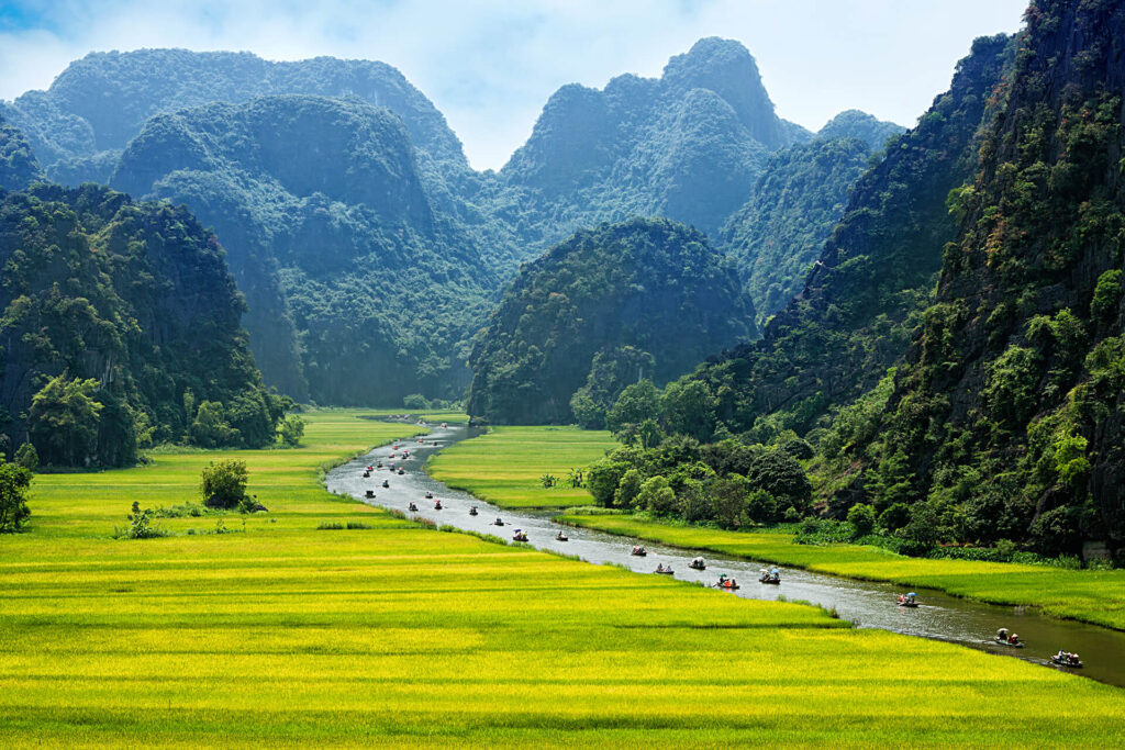 Tam-coc-ninh-binh-Professional-Angling-Team-National-Vietnam-fishing-tours-trips-travelers-anglers-flyfishing-lurefishing-summer-2026