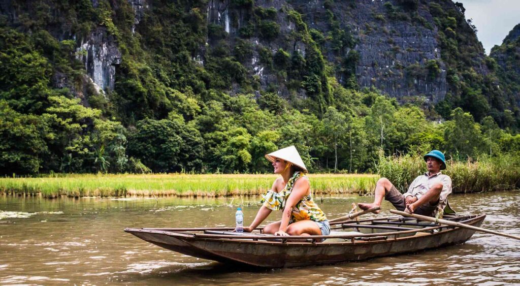Tam-coc-ninh-binh-Professional-Angling-Team-National-Vietnam-fishing-tours-trips-travelers-anglers-flyfishing-lurefishing-summer-2026-2