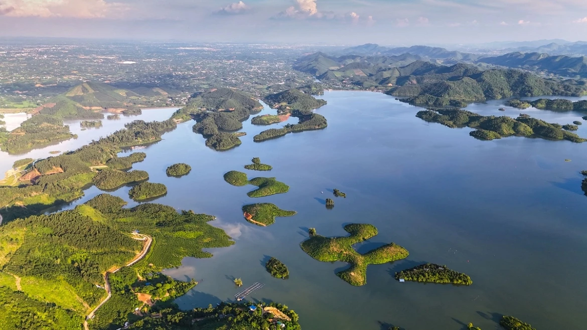 Nui Coc Lake, Thai Nguyen Province, Vietnam