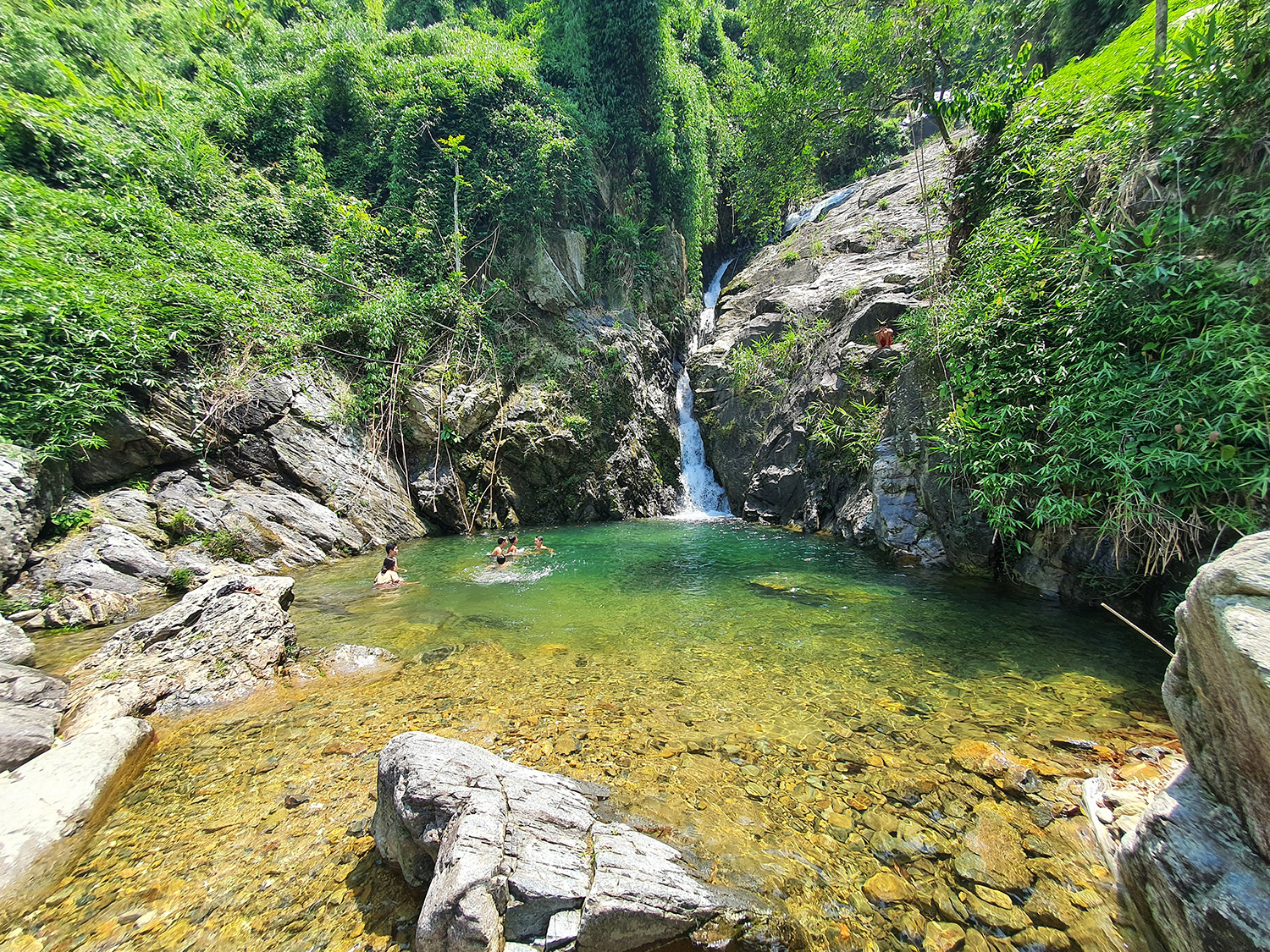 autumn-vietnam-fishing-tours-trips-travel-anglers-lure-flyfishing-Easte-tam-dao-thai-nguyen