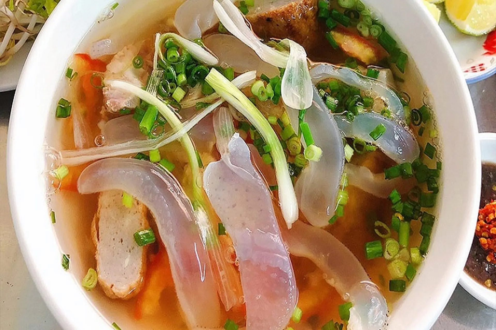 Nha Trang Jellyfish Noodles (Bun Sua)