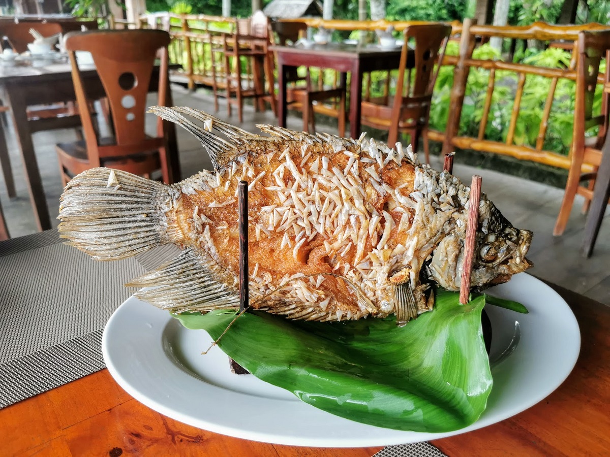 Fried Elephant Ear Fish (Cá Tai Tượng Chiên Xù)