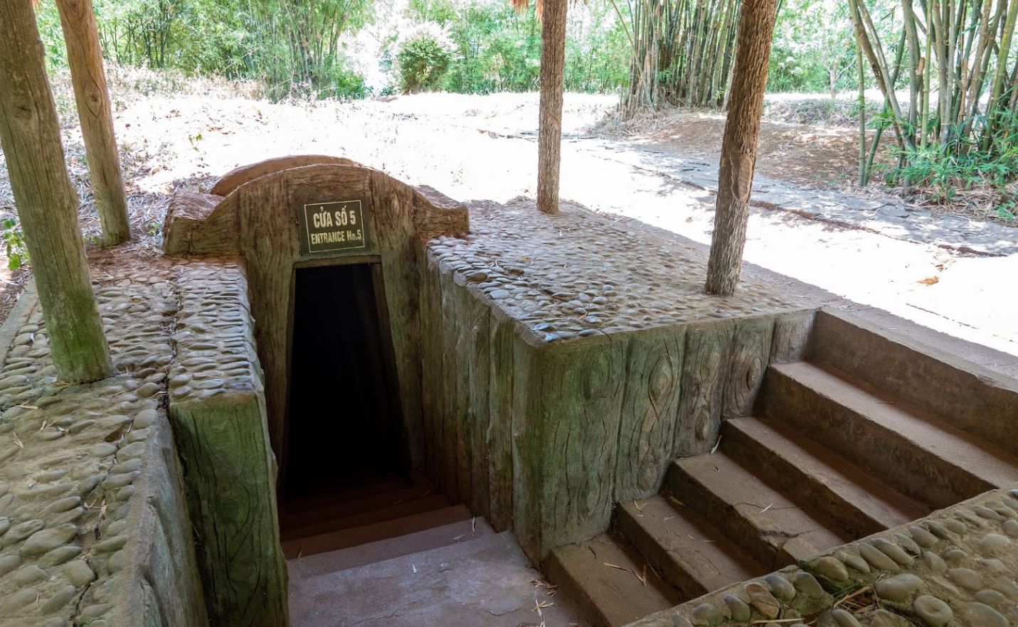 Vinh Moc Tunnels