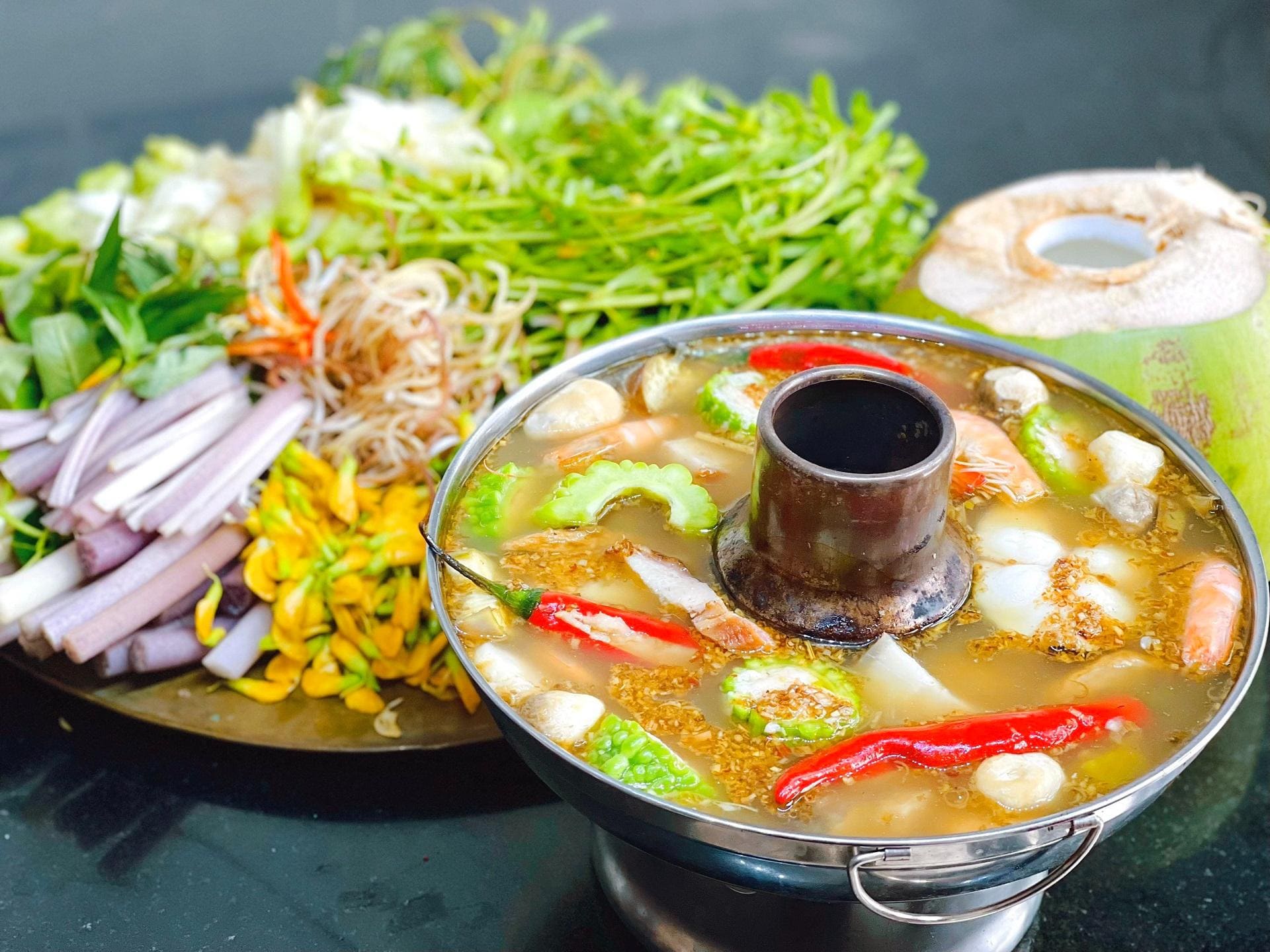 Lau Mam (fermented fish hotpot)