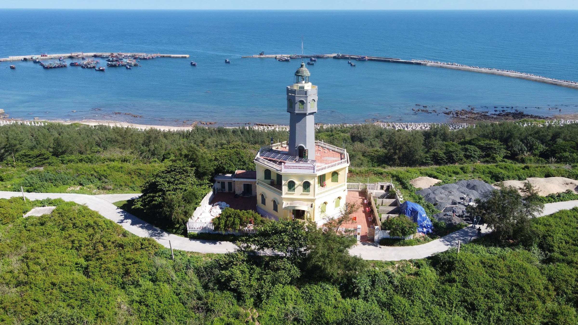 bach-long-vy-lighthouse-hai-phong-city-northern-vietnam-fishing-tours-trips-travel-anglers-autumn