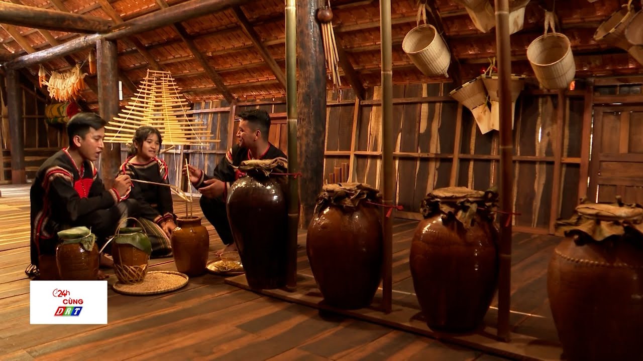 Jar Wine (Rượu Cần)