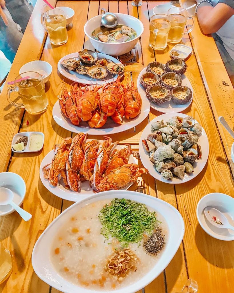 sea-food-hai-phong-city-northern-vietnam-fishing-tours-trips-travel-anglers-autumn