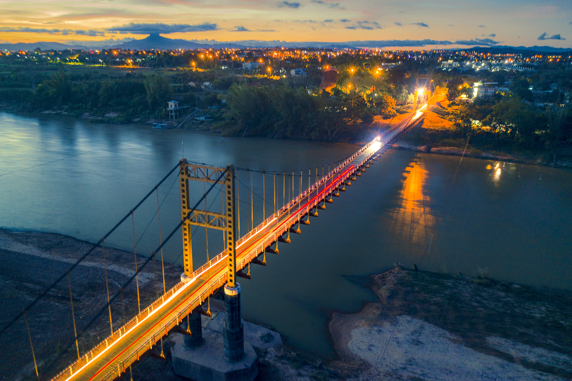 Kon Klor Suspension Bridge, Kon Tum City, at night.
