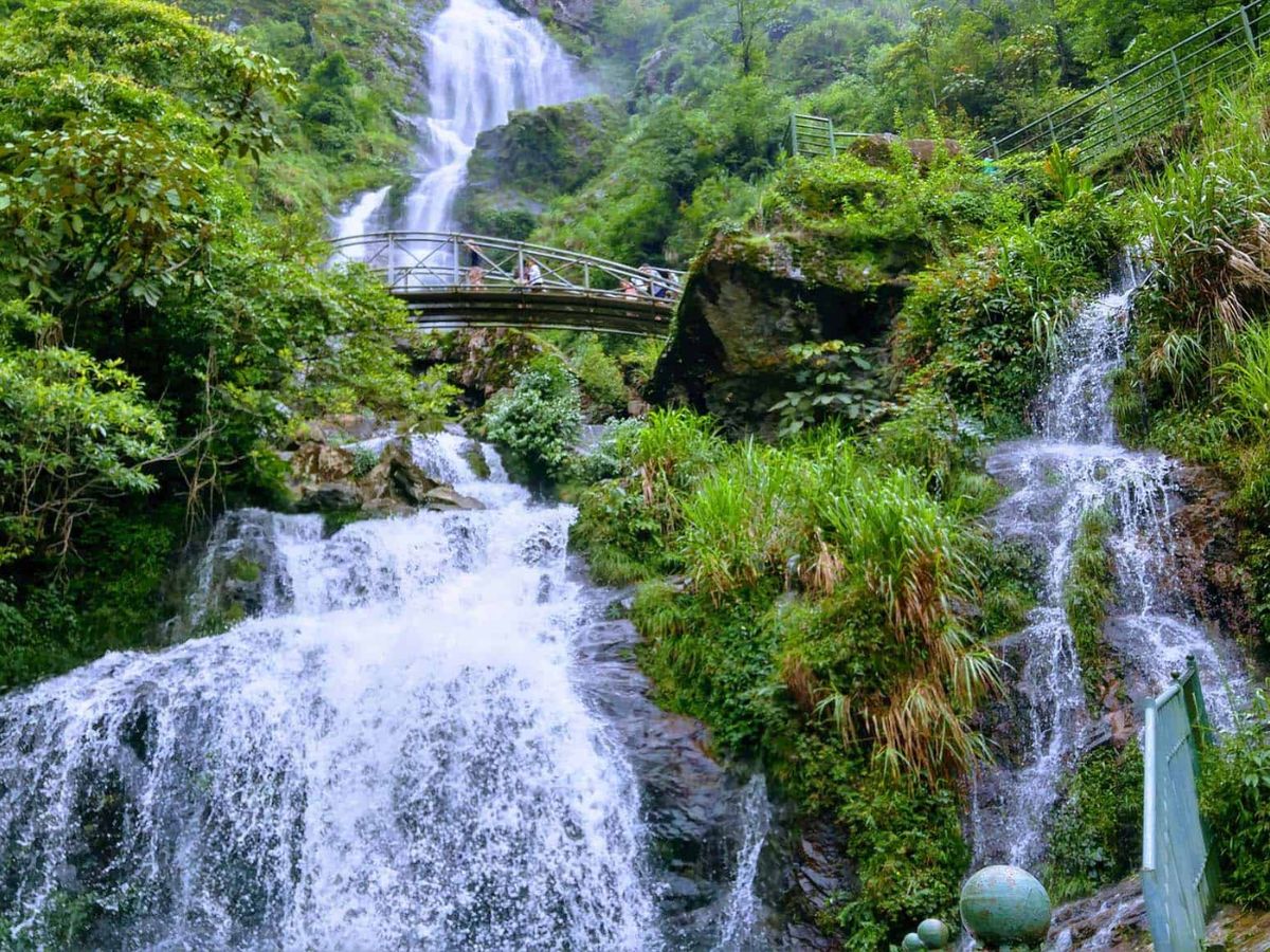 Bac Waterfall