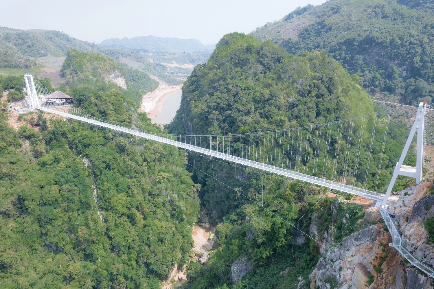 Bach Long Glass Bridge