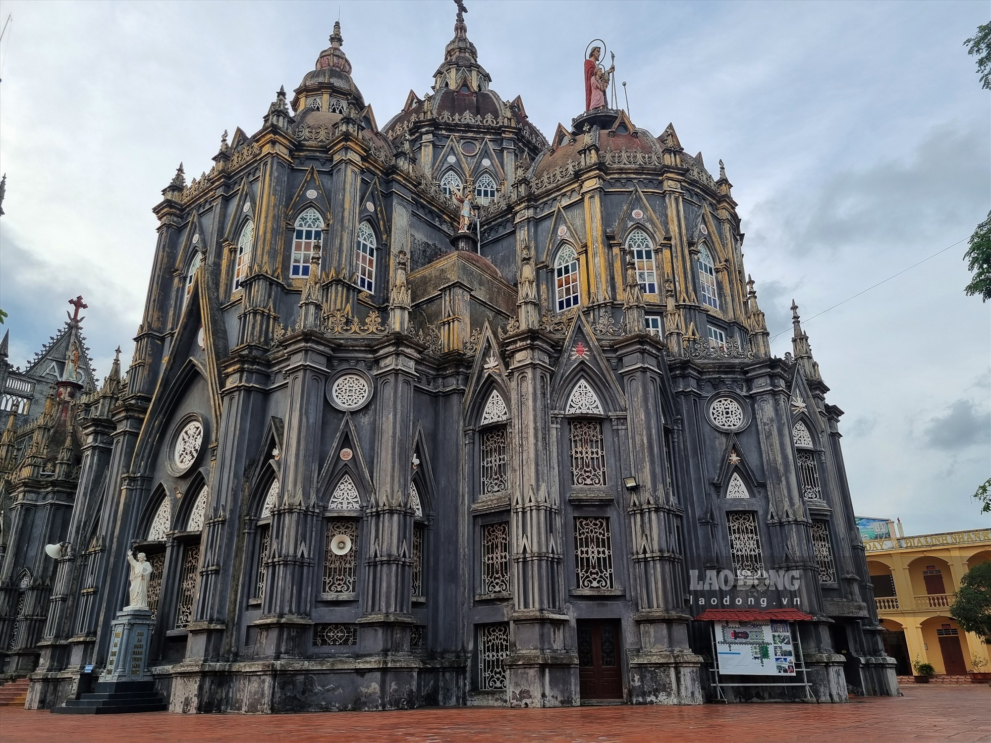 Hung Nghia Shrine Church