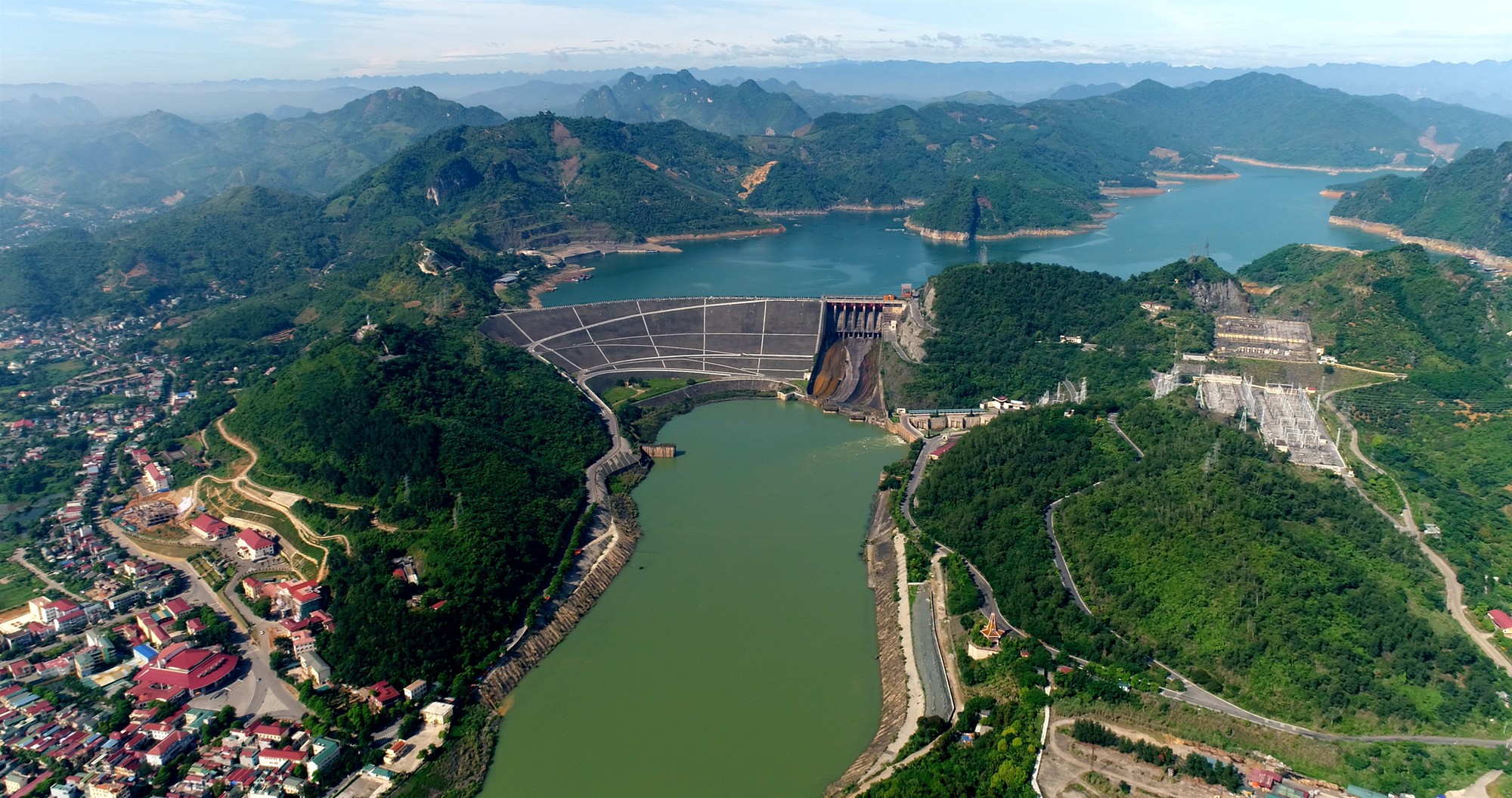 Hoa Binh Reservoir