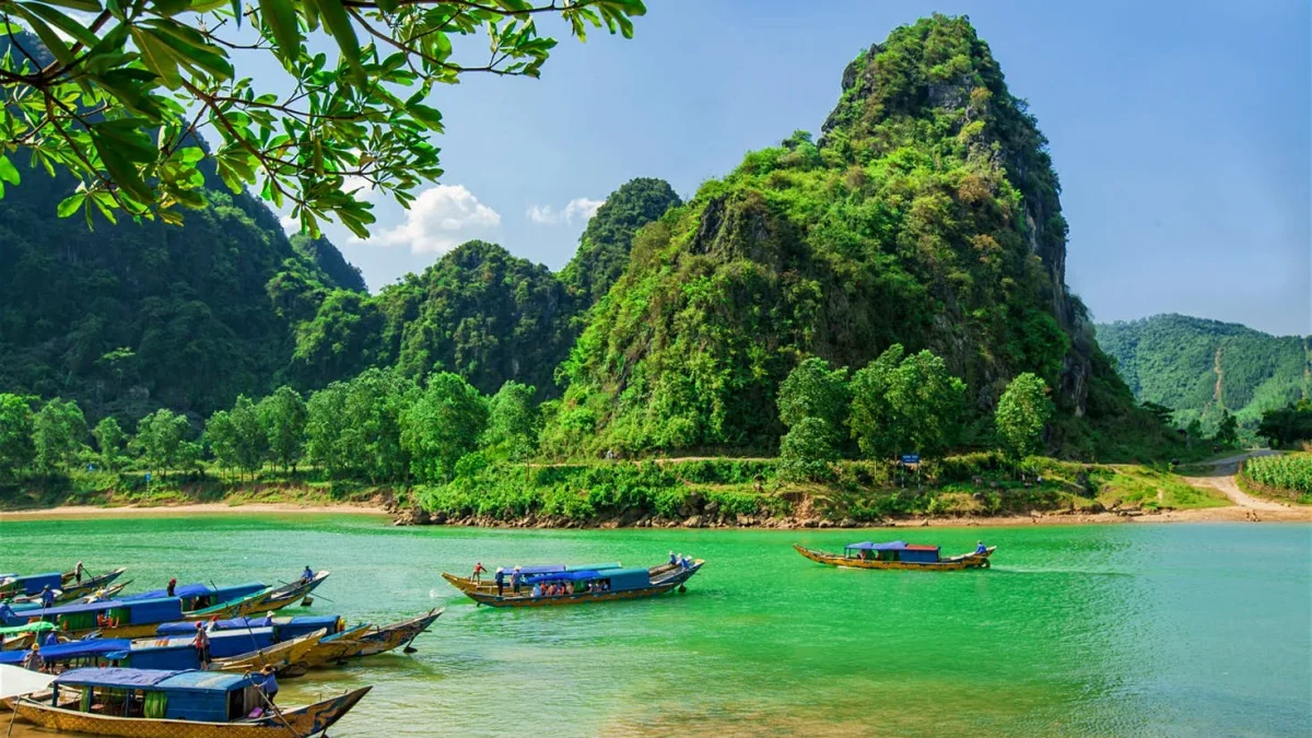 Son-river-quang-binh-vietnam