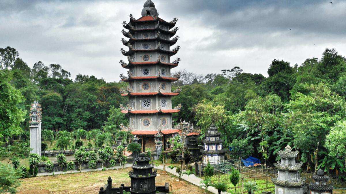 Thien Ấn Mountain & Pagoda
