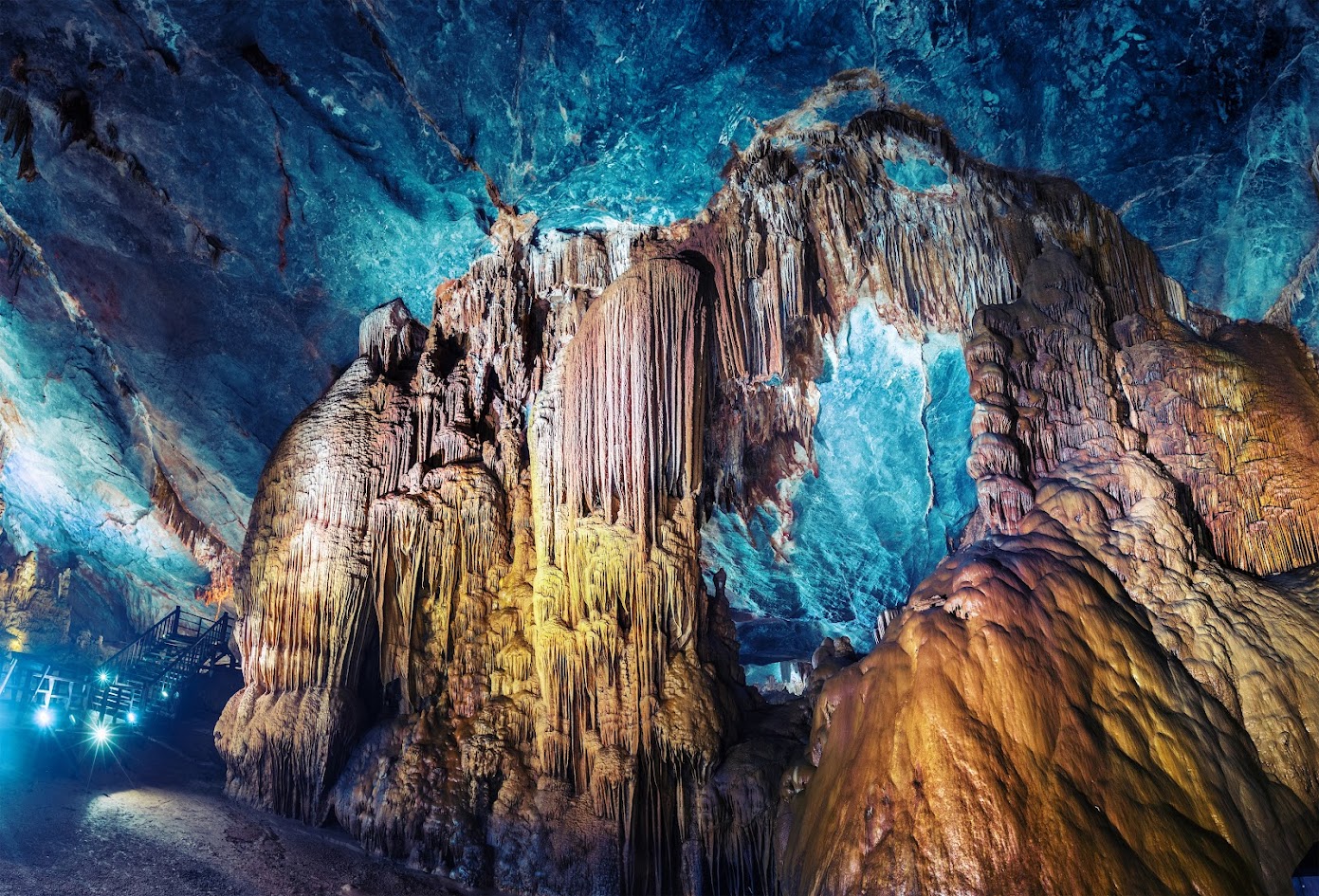Thien Long Cave