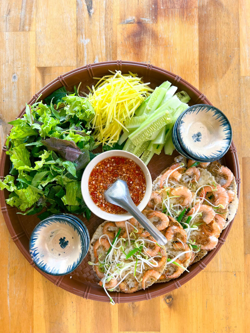 Bánh Xèo Tôm Nhảy (Jumping Shrimp Crispy Pancakes)