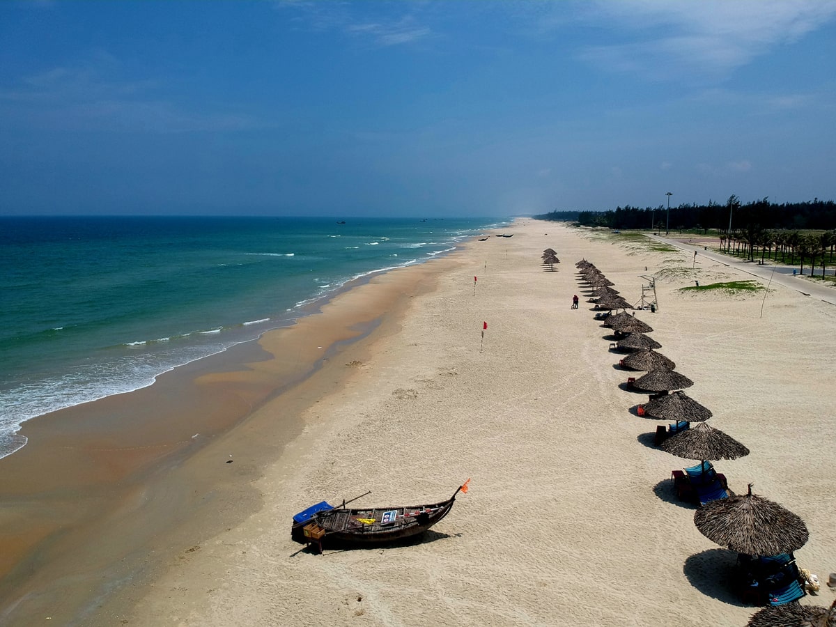 Tam Thanh Beach in Quang Nam is a favorite among many tourists.