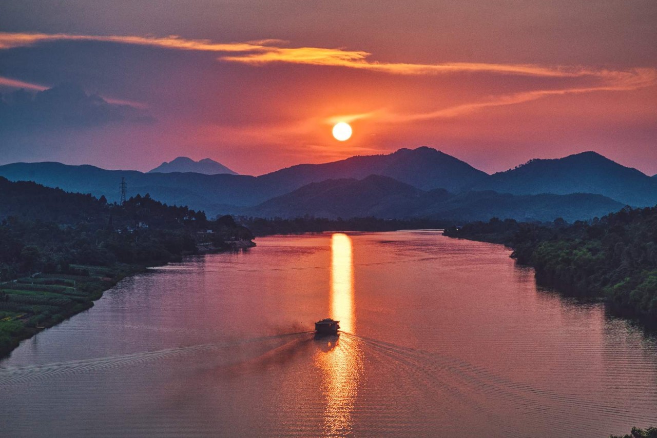 Perfume River, Hue
