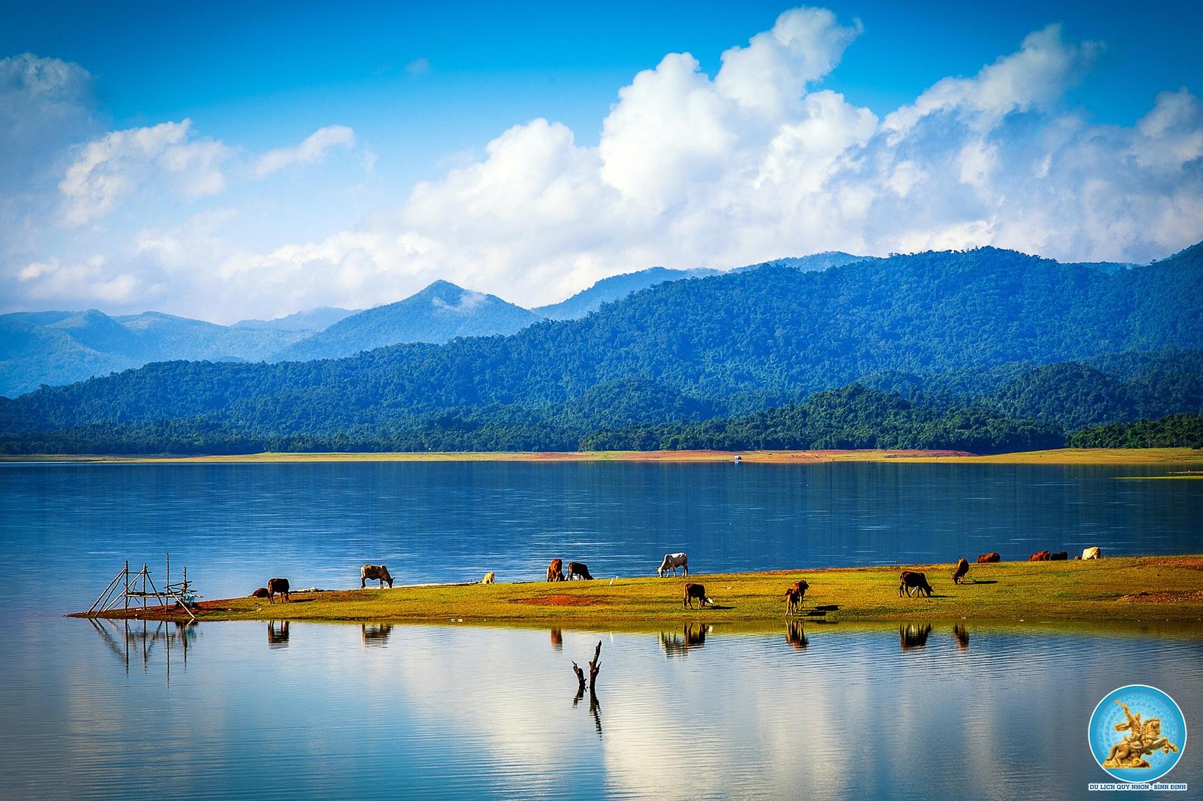 nui-mot-lake