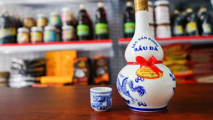 Rượu Bầu Đá (Bau Da Wine)