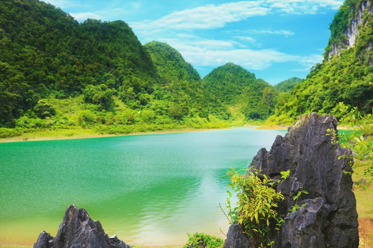 thang-hen-lake-cao-bang