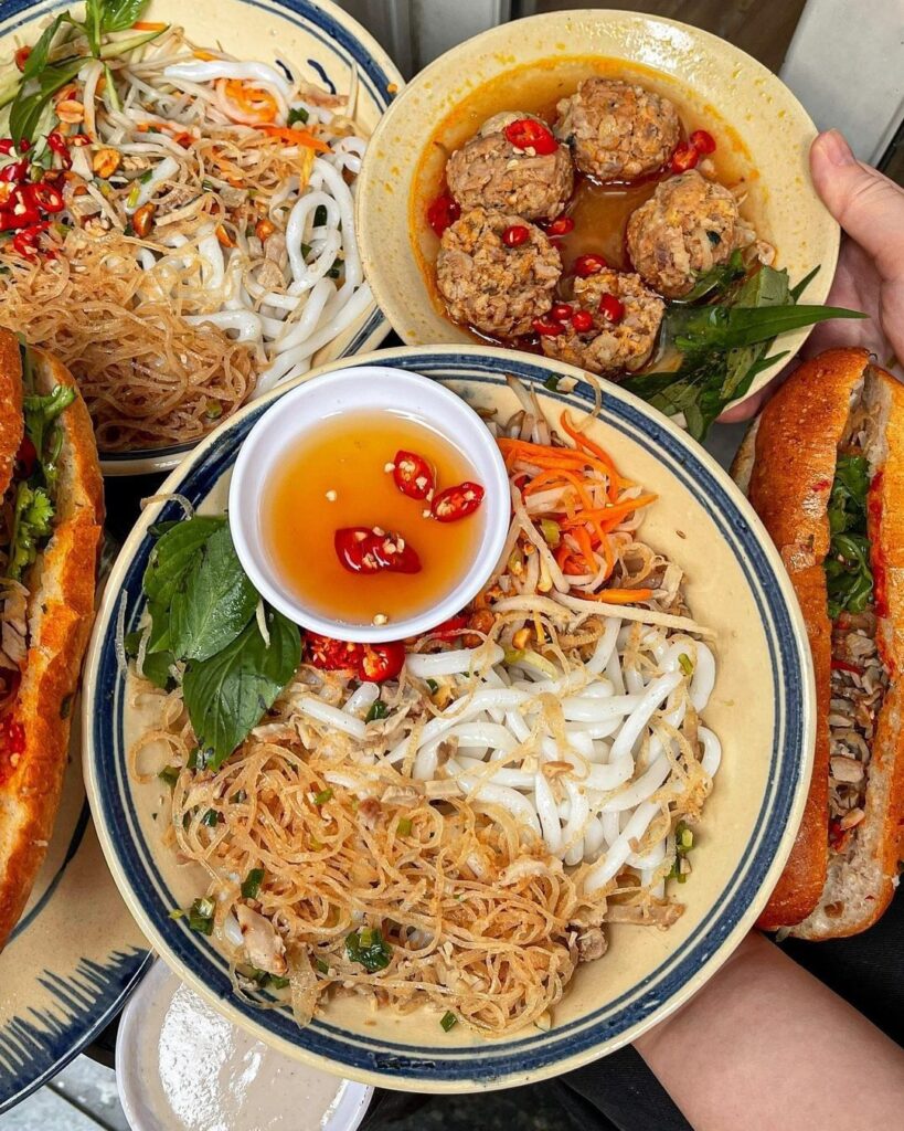 Bánh Tằm Nước Cốt Dừa