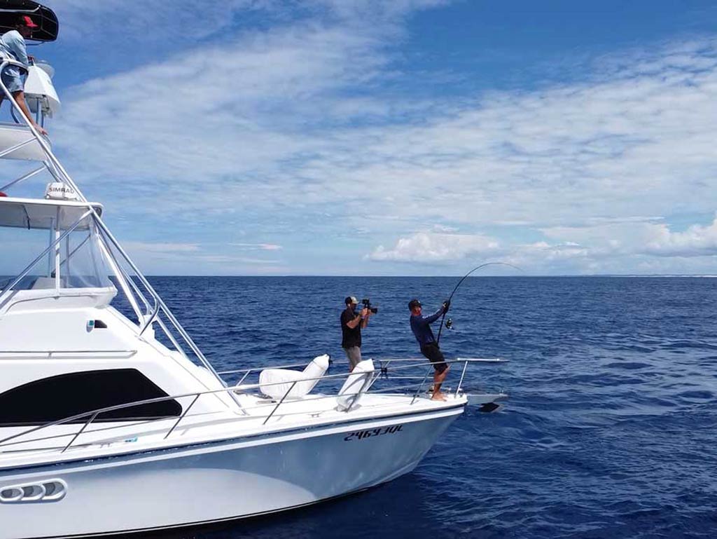 Deep-sea-fishing-vietnam-fishing-tours-trips-travelers-anglers