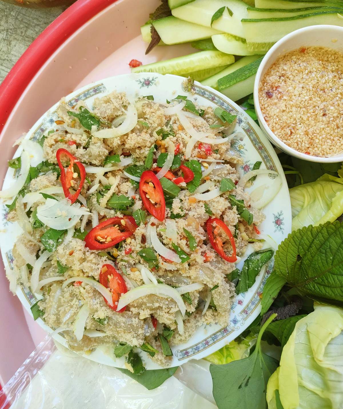 Giet Ca Mai (Herbal Fish Salad)