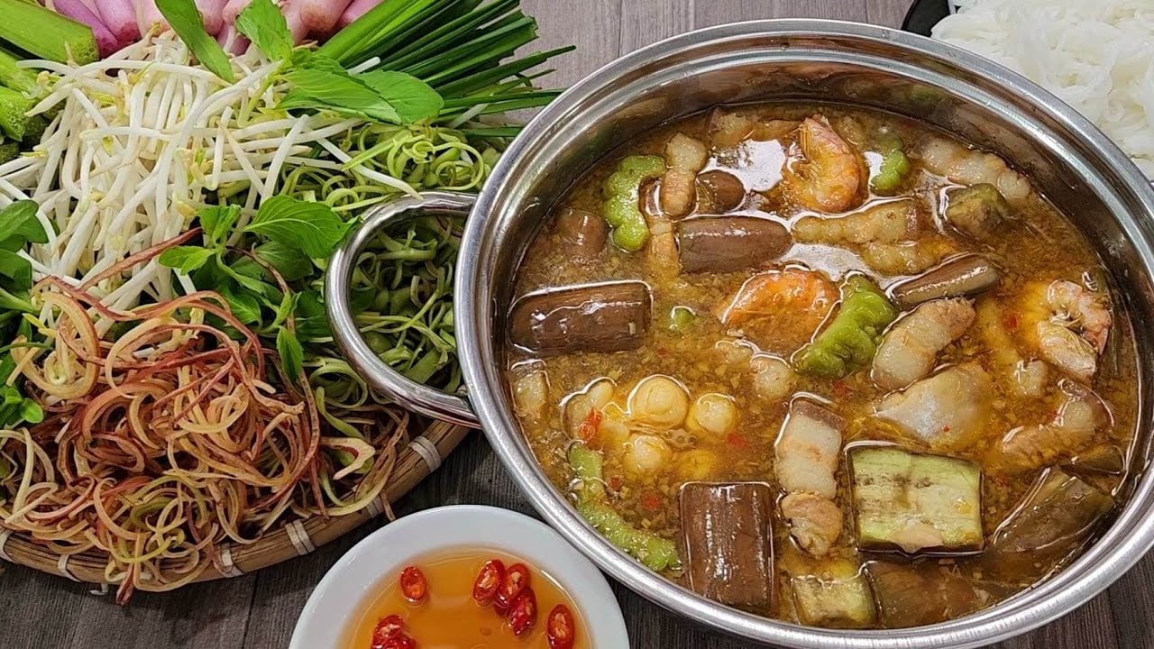 Lẩu Mắm (Mekong Fermented Fish Hotpot)