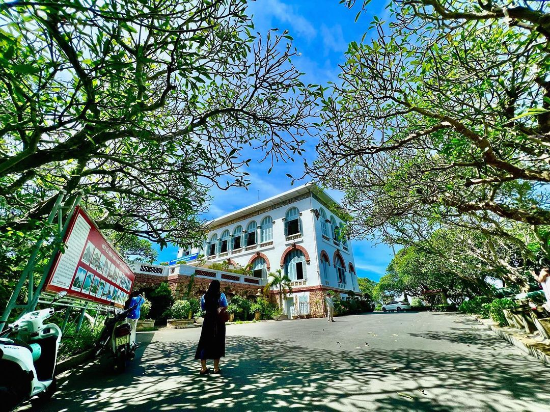 Villa Blanche (Bach Dinh)
