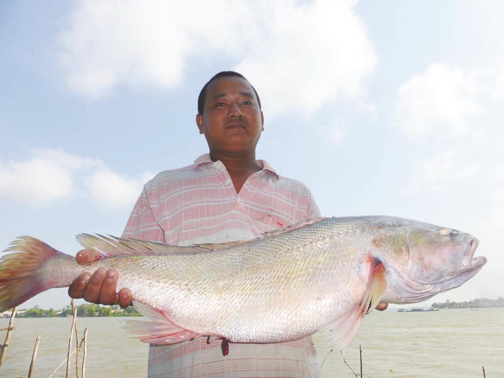 fishing-in-tra-vinh-province-vietnam-fishing-tours-trips-travelers-anglers